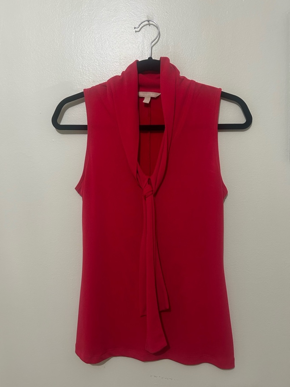 BANANA REPUBLIC | Sleeveless Tie-Neck Camisole in Bright Pink, Size Small
